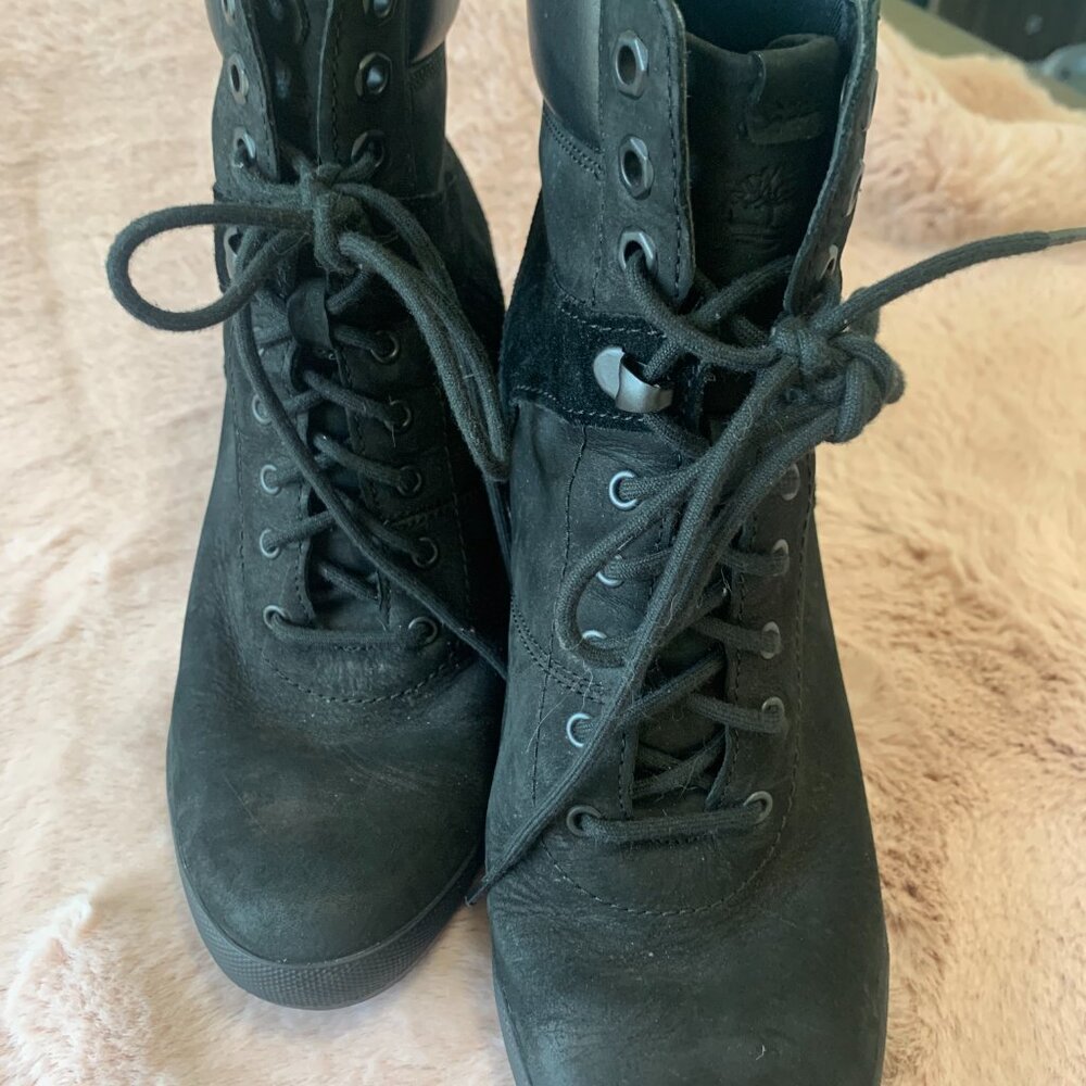 Women's Timberland Boots - Picture 4 of 9